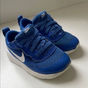 Nike todder Sneakers kid us size 7